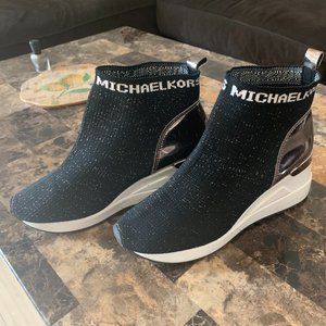 Michael Kors Skyler Girls Sneakers Size 4